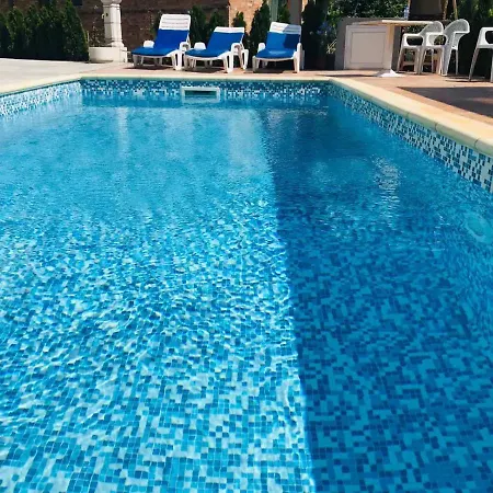 Raya Apartmán