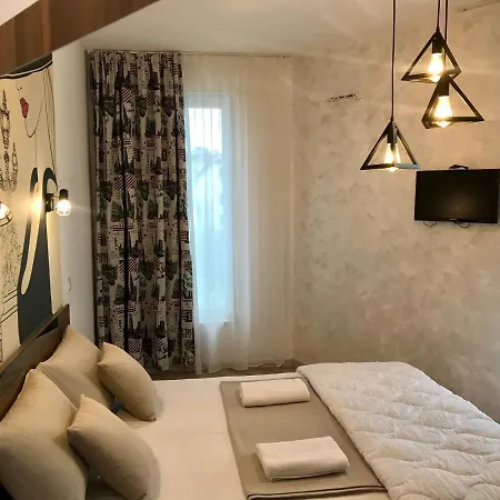 Raya Apartmán *
