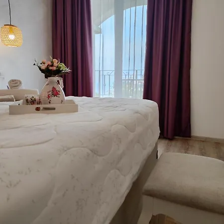 Raya Apartmán *