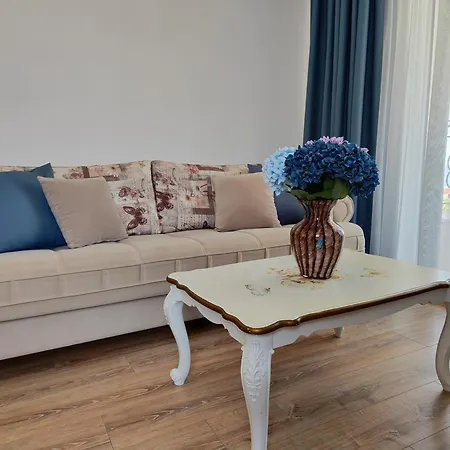 Raya Apartmán *